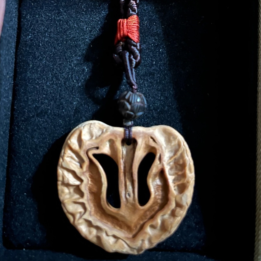 Hang’s handmade anti… women’s  dark brown necklace 25”